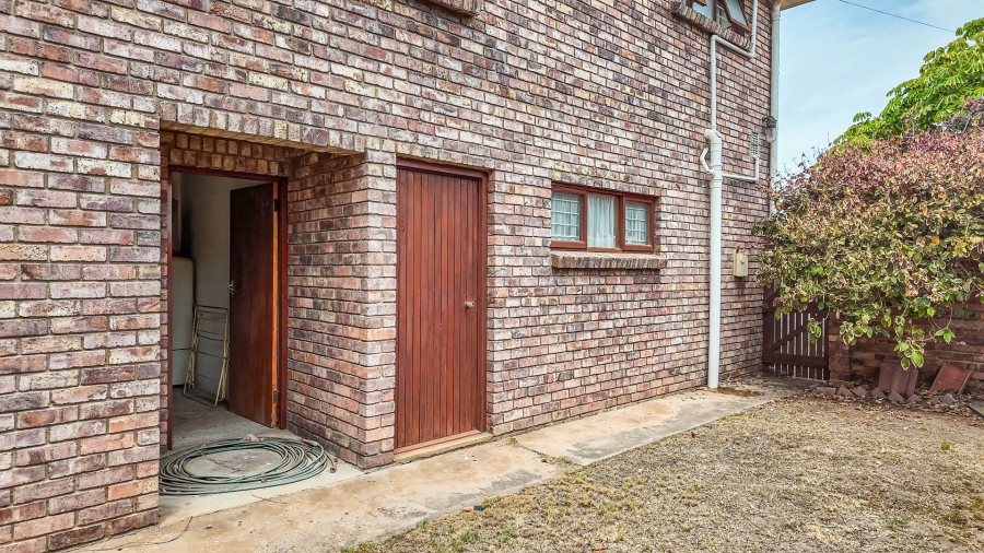 4 Bedroom Property for Sale in Bayview Western Cape